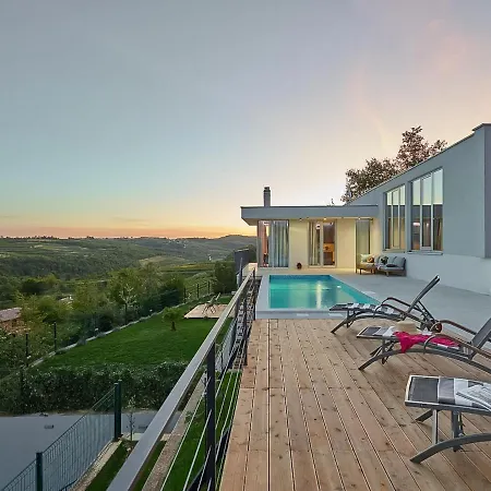 Βίλα Villa San Mauro *